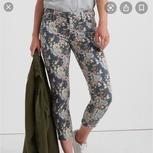 Lucky brand floral jeans- EUC!! Like new!
